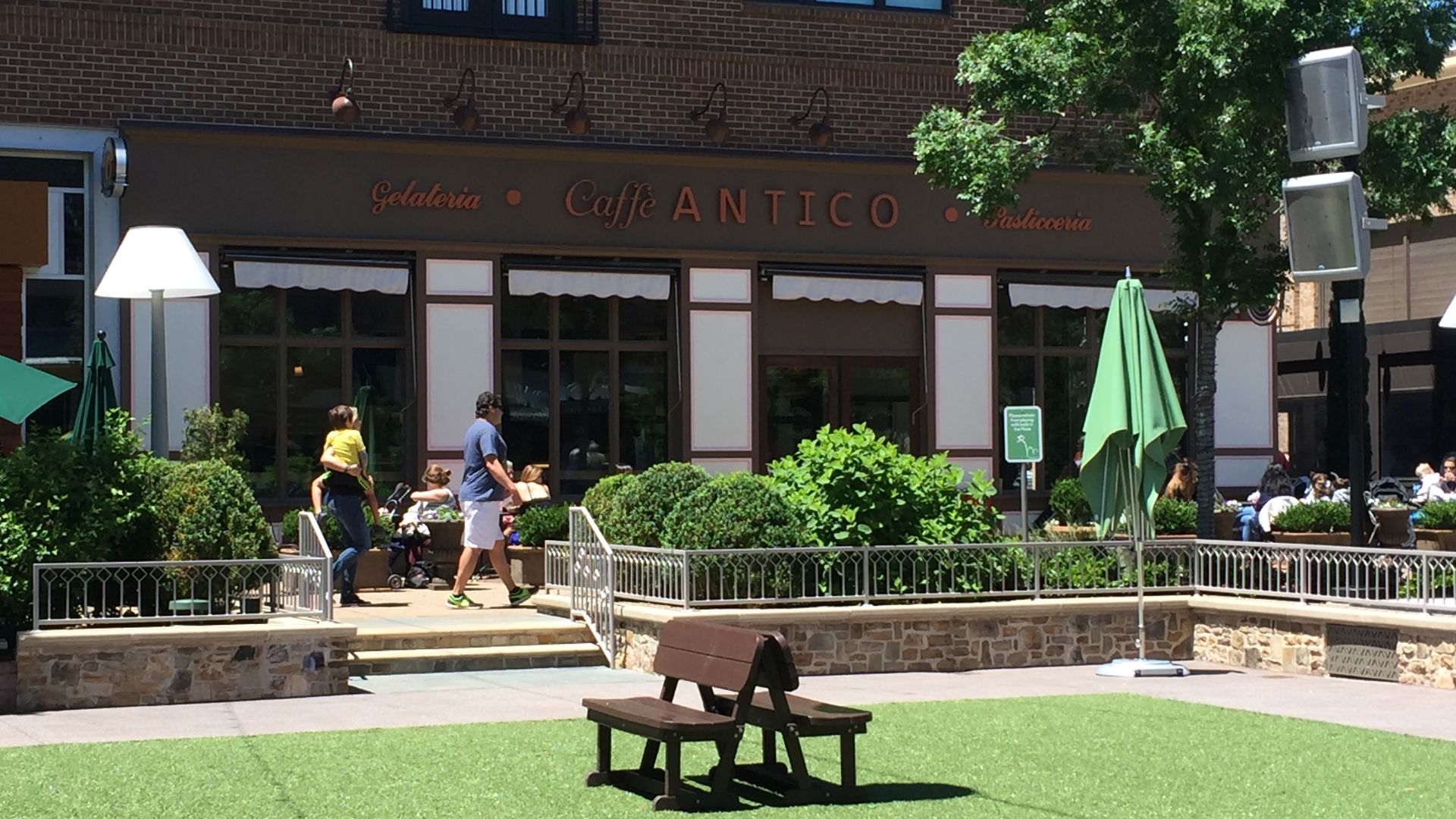 File:Antico Pizza, Avalon, Alpharetta May 2017.jpg