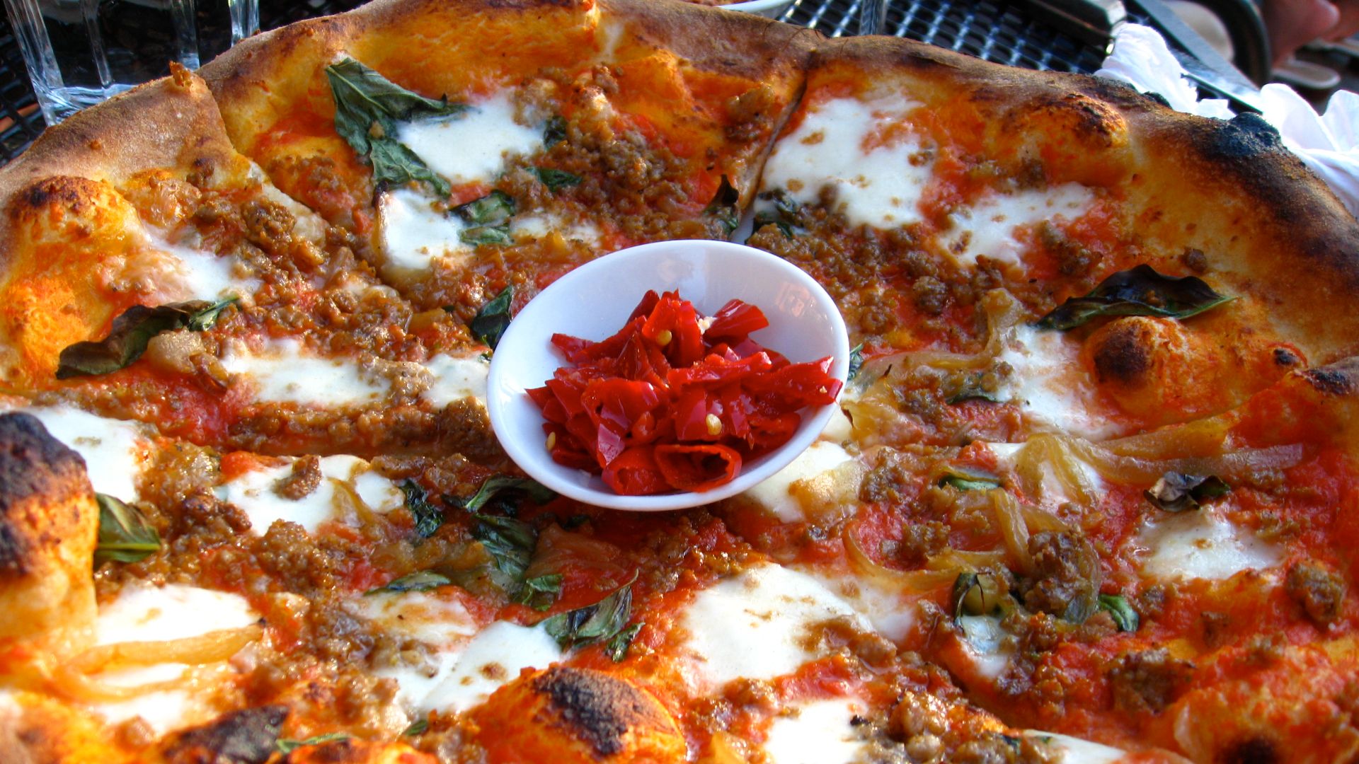 File:Ken's Artisan Pizza.jpg