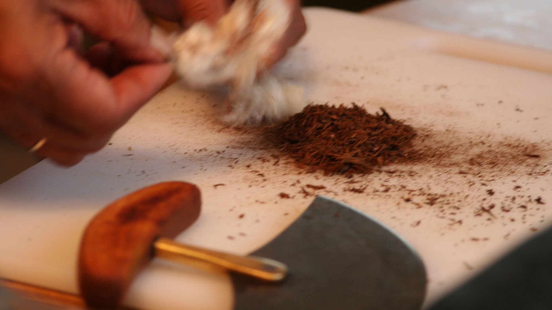 File:Traditional Inuit halfmoon knife.jpg
