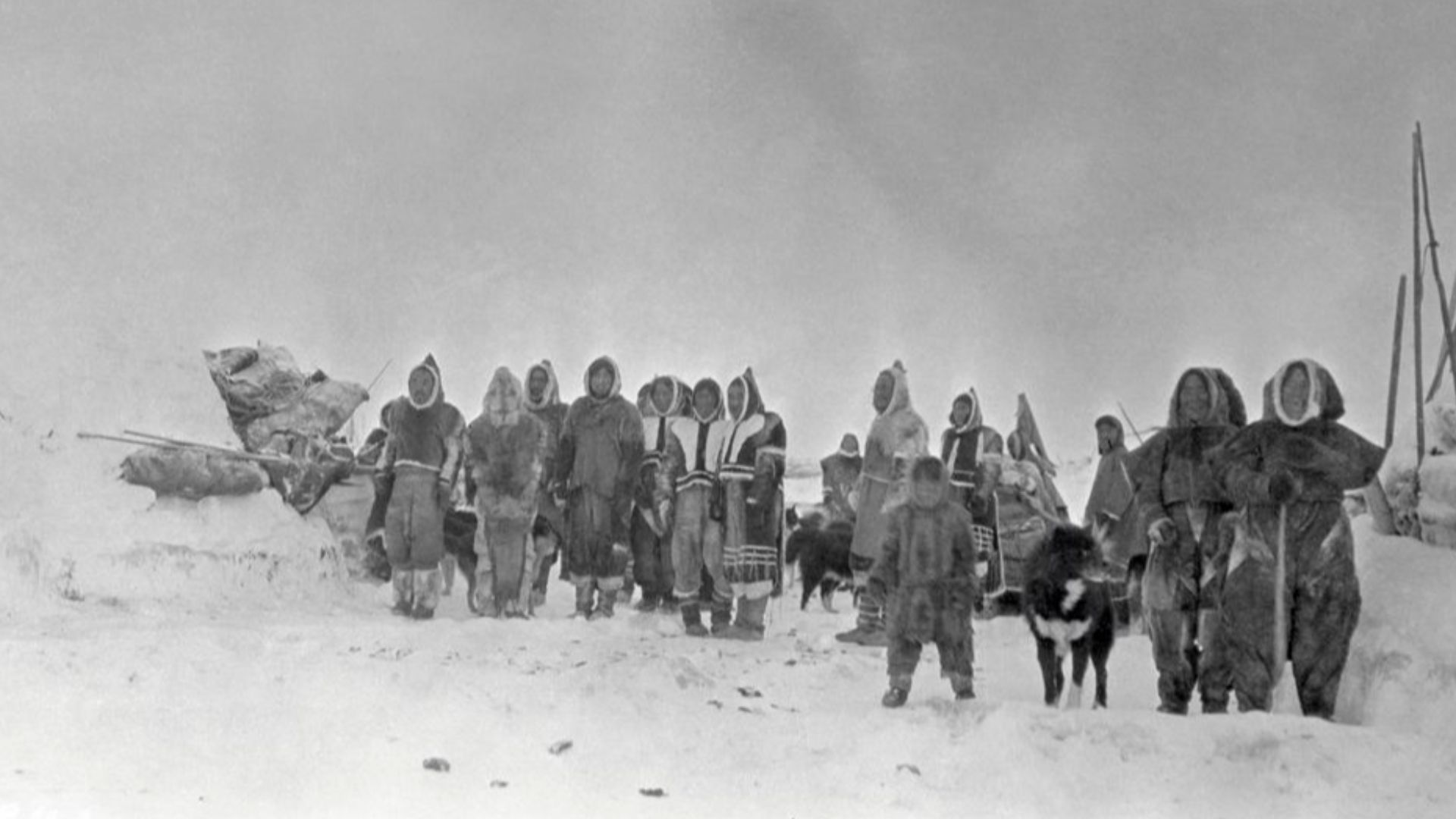 File:Copper Inuit at snowhouse village, Coronation Gulf (38962).jpg