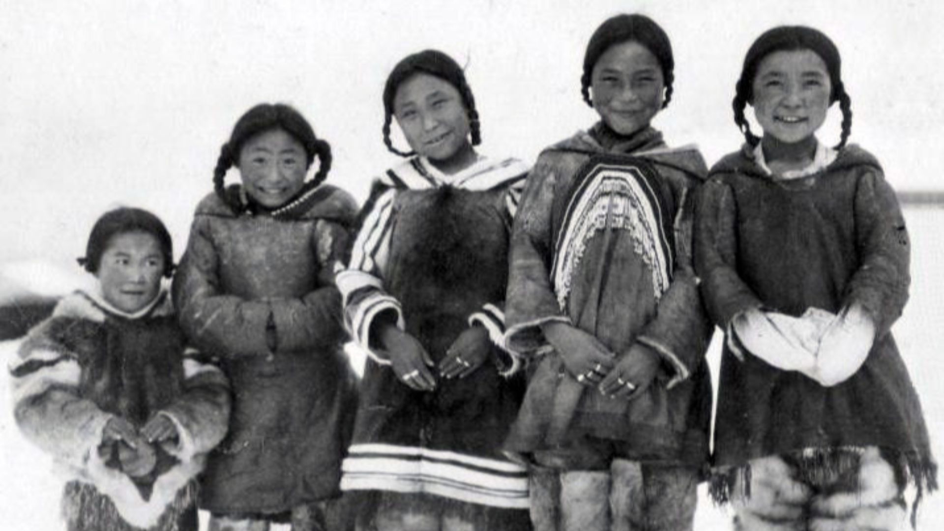 File:Enfants Inuits 1925.jpg