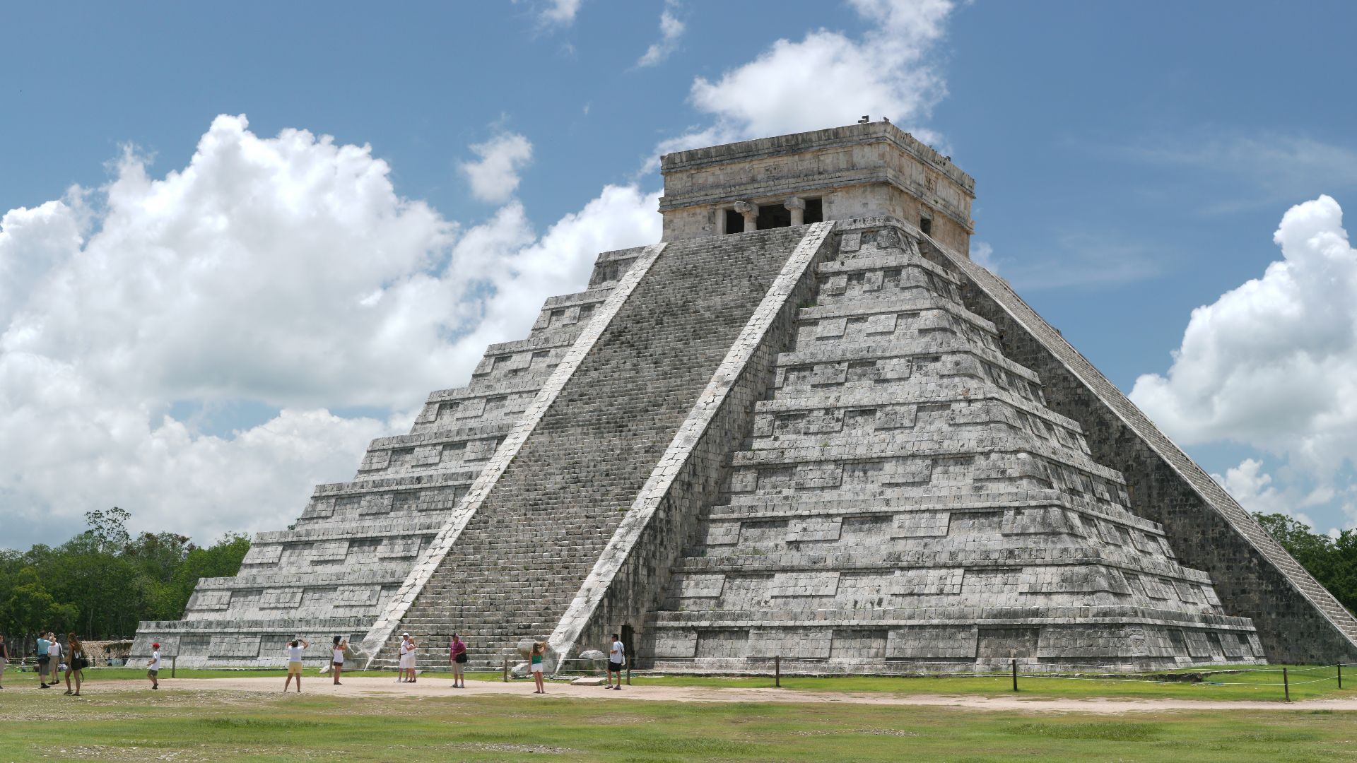 File:Chichen Itza 2.jpg