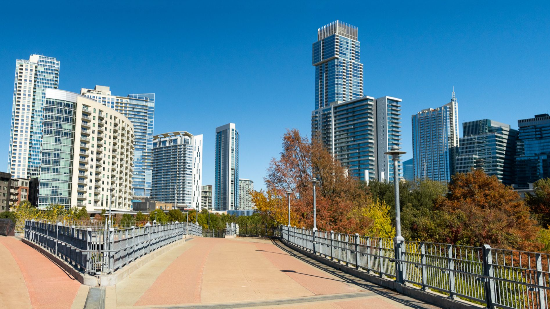 File:Pfluger-pedestrian-bridge-downtown-austin-skyline-view.jpg
