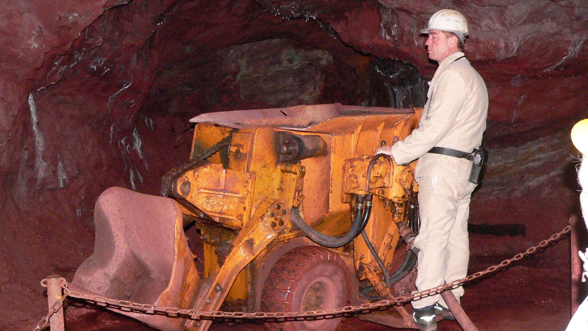 File:Wurfschaufellader 01.JPG