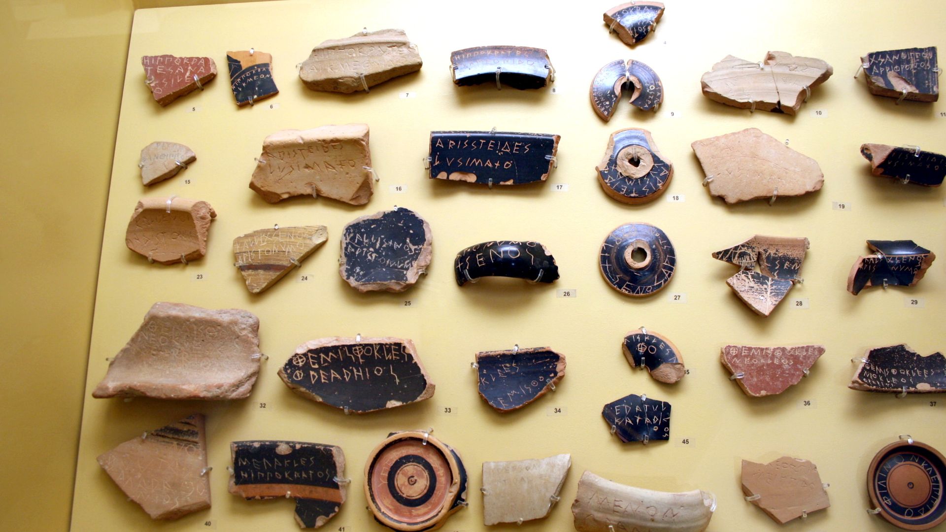 File:0 - Stoà of Attalus Museum - Ostraka for ostracism - Photo by Giovanni Dall'Orto, Nov 9 2009.jpg