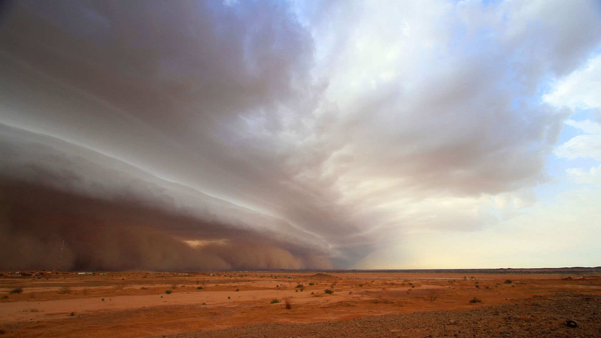 File:Dust storm approaching @ Inata Gold Mine - panoramio.jpg