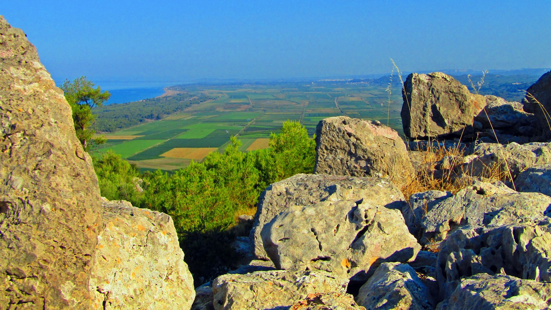 File:Θέα από το δυτικό τείχος.jpg