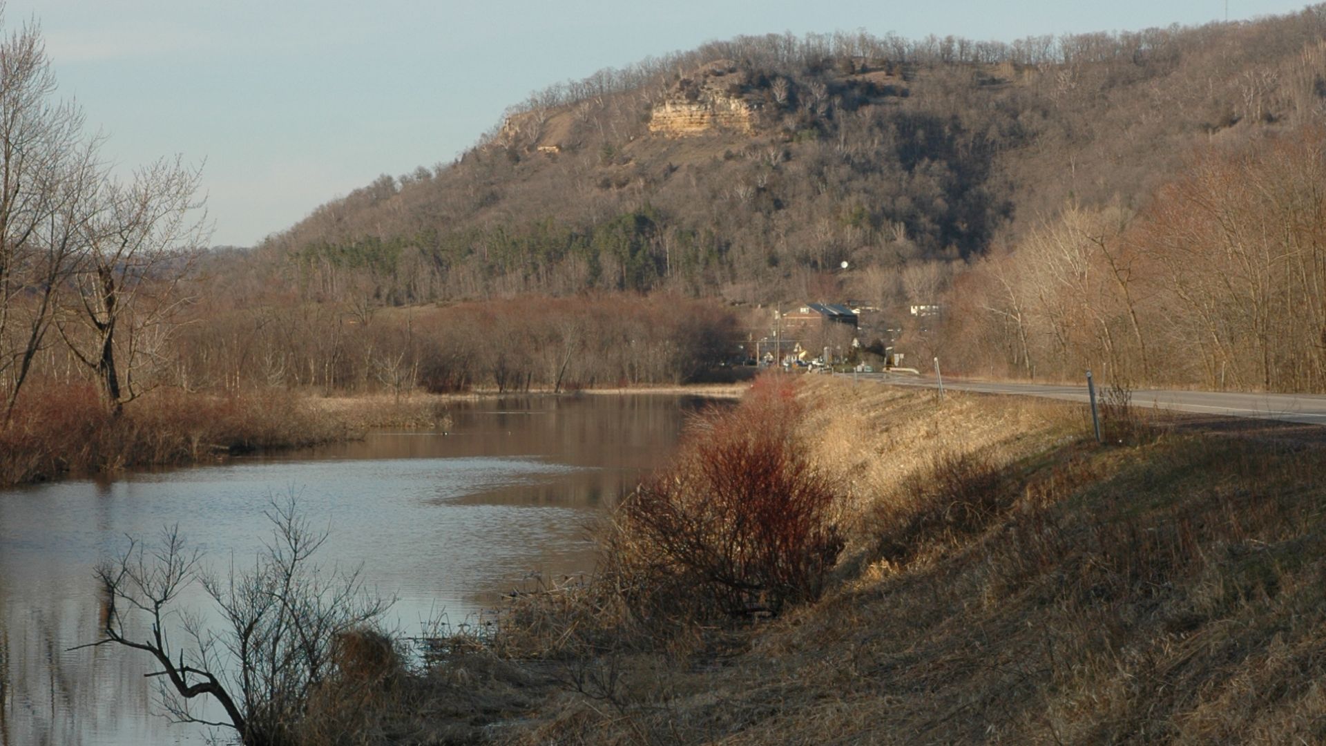 File:Great River Road - Causeway Across the Mississippi - NARA - 7718864.jpg