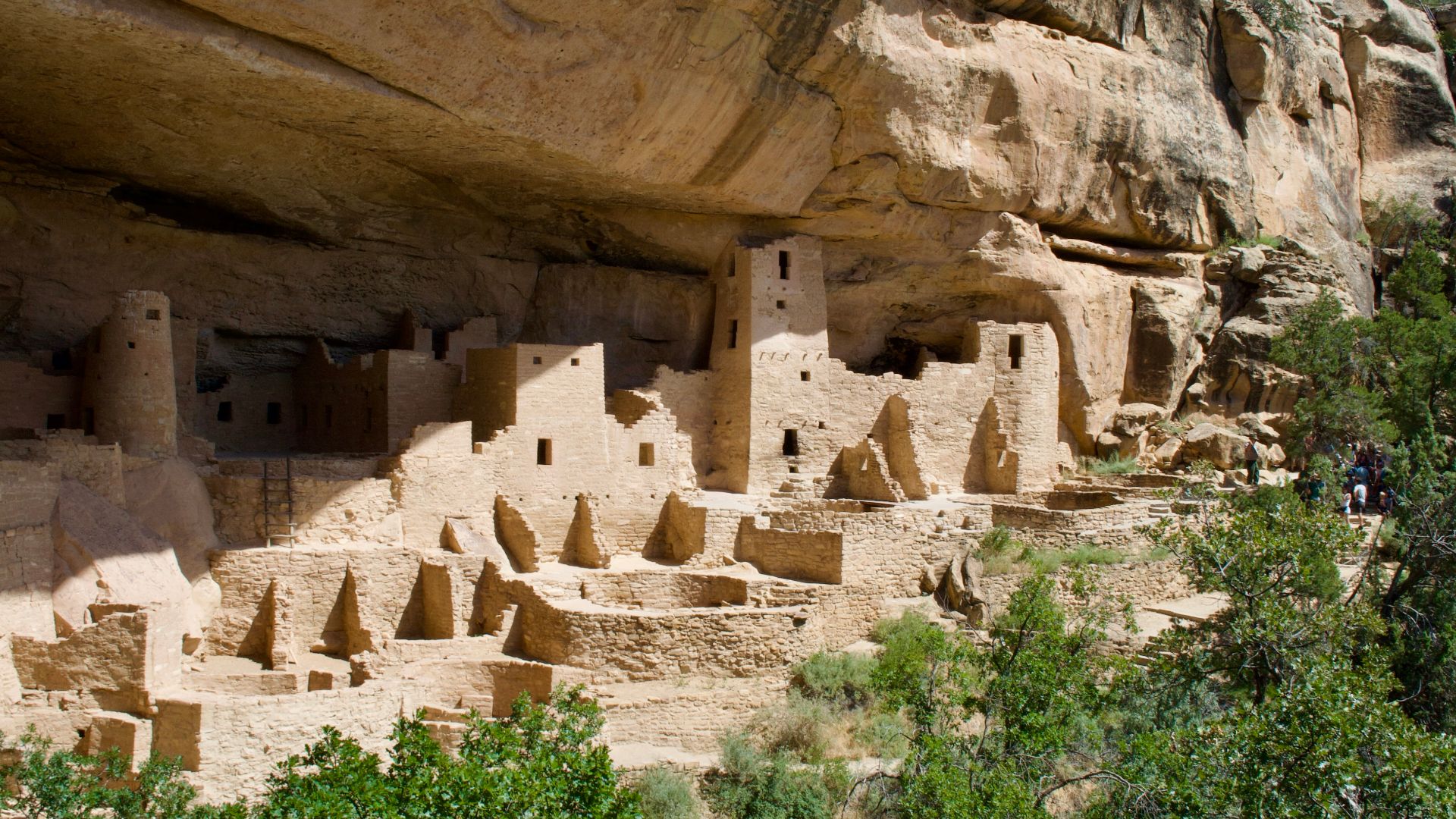 File:Cliff dwellings in Mesa Verde NP 09.jpg
