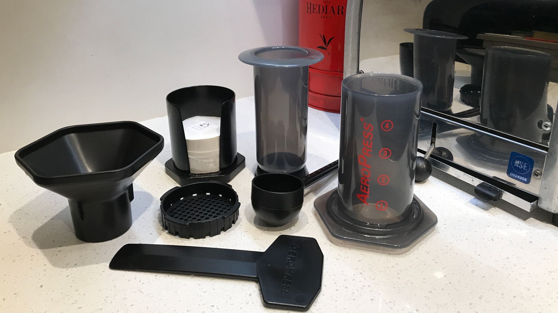 File:Aeropress coffee maker parts.jpg