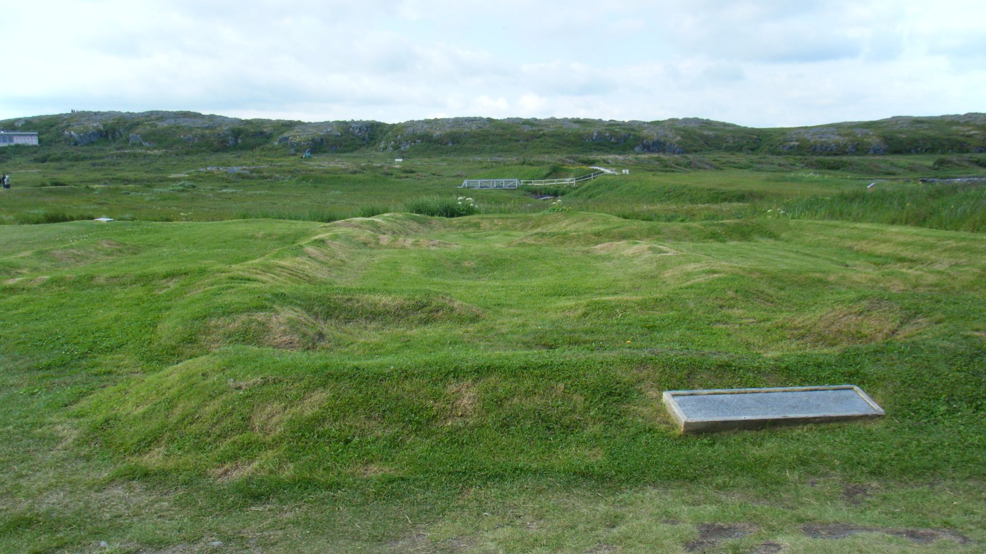 File:LanseAuxMeadows LargeBuilding.JPG