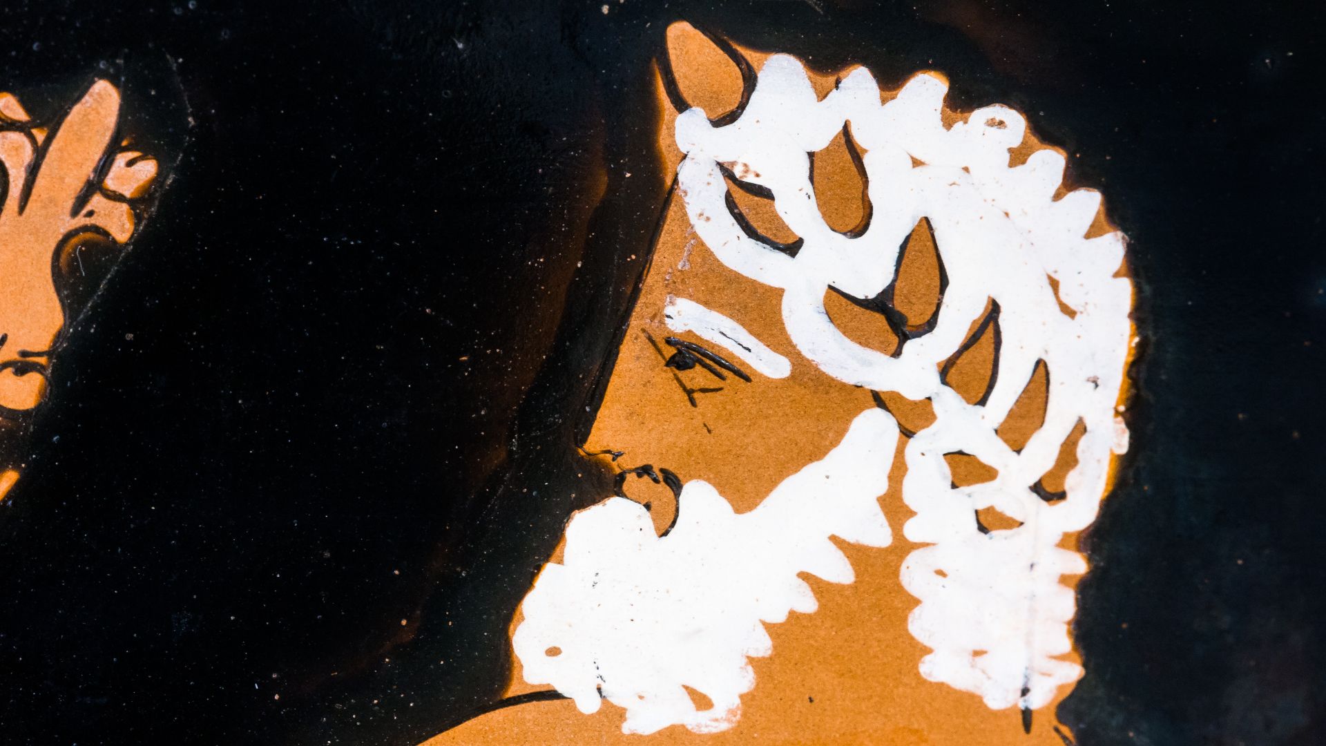 File:Meleager Painter - ARV 1410 extra - Poseidon in a theatrical scene - draped youths - Würzburg MvWM H 5982 - 03.jpg