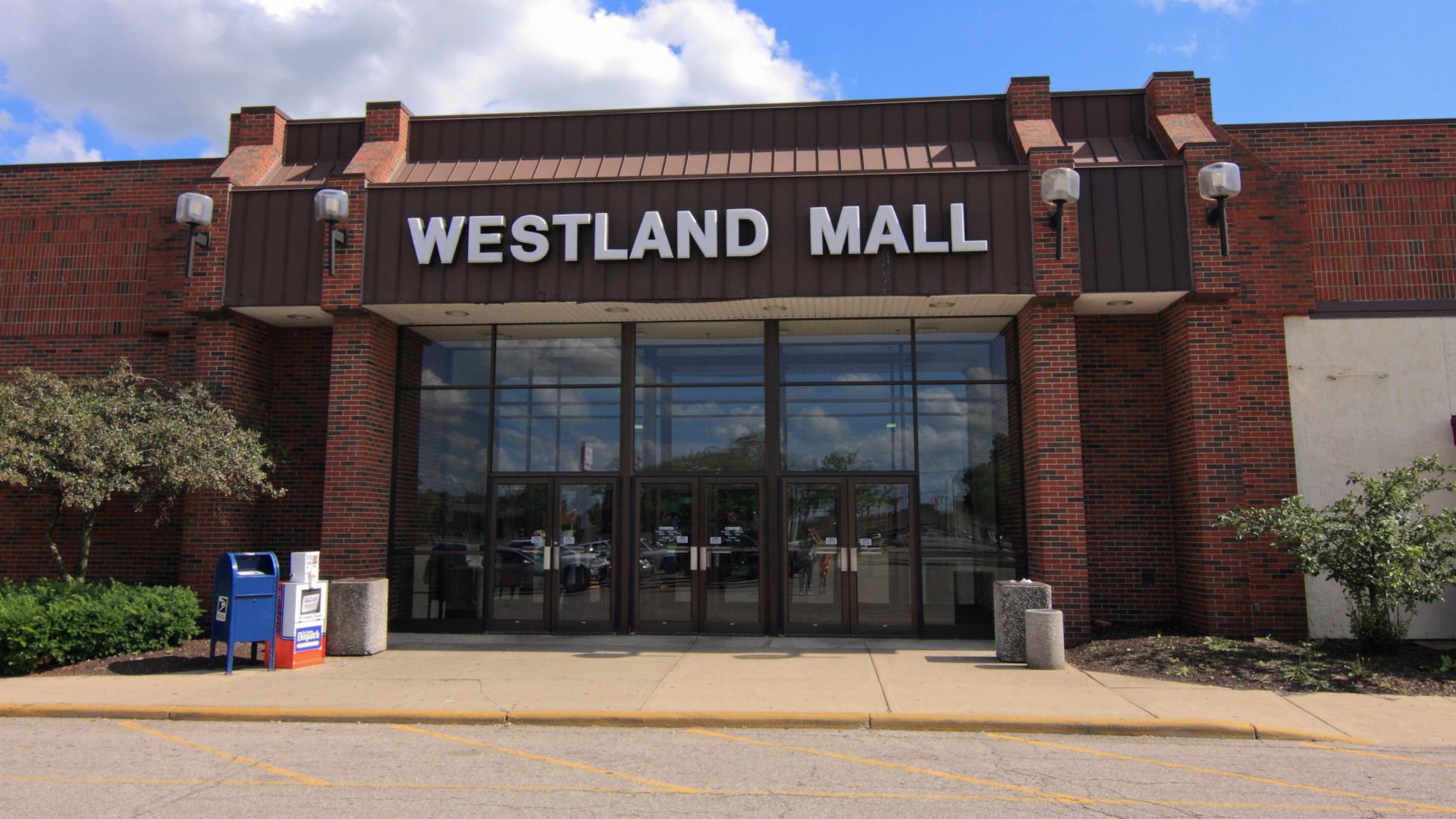 File:Westland Mall Entrance.jpg