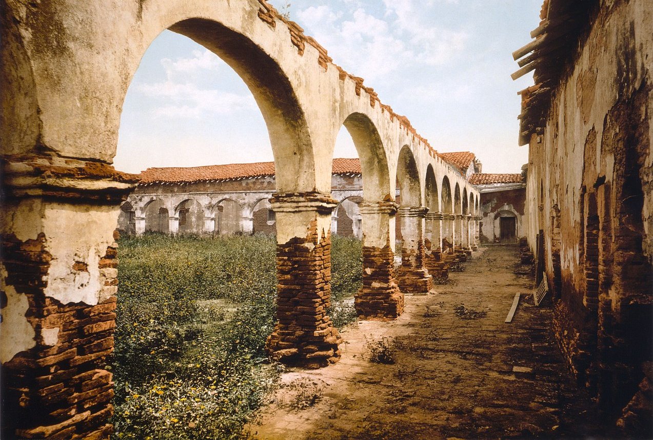 Mission San Juan Capistrano courtyard ruins