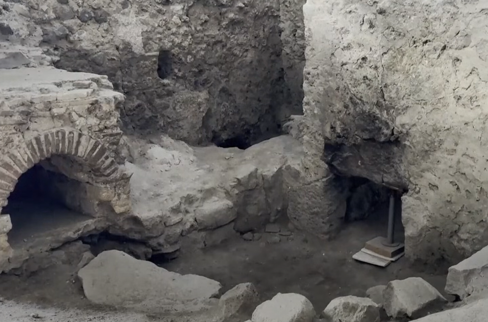 private bathhouse in Pompeii ruins