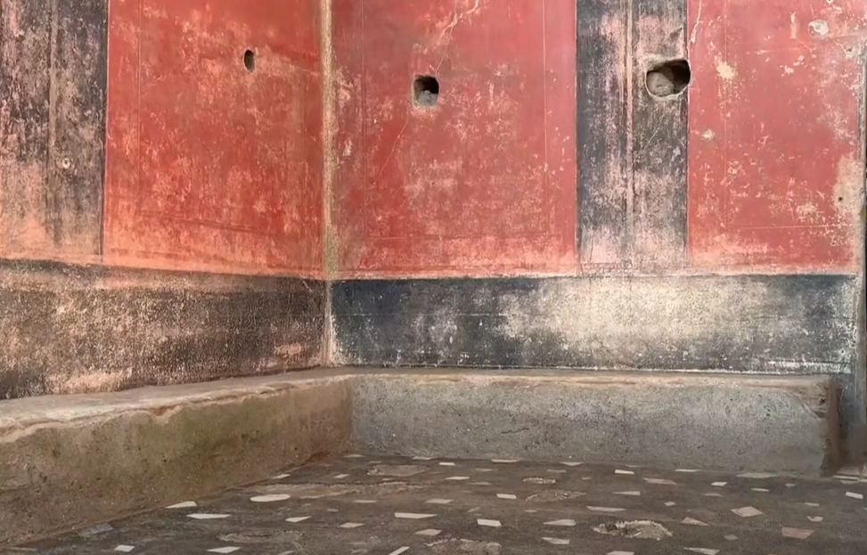 private bathhouse in Pompeii ruins