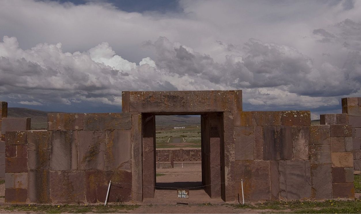 Ruins-Of-Tiwanaku