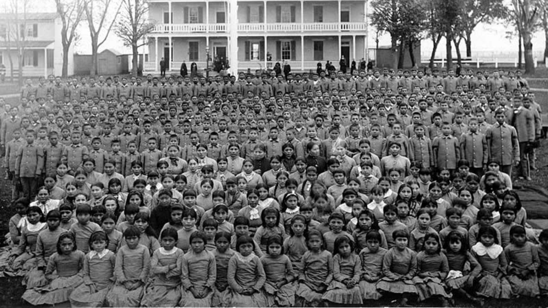 File:Carlisle pupils.jpg