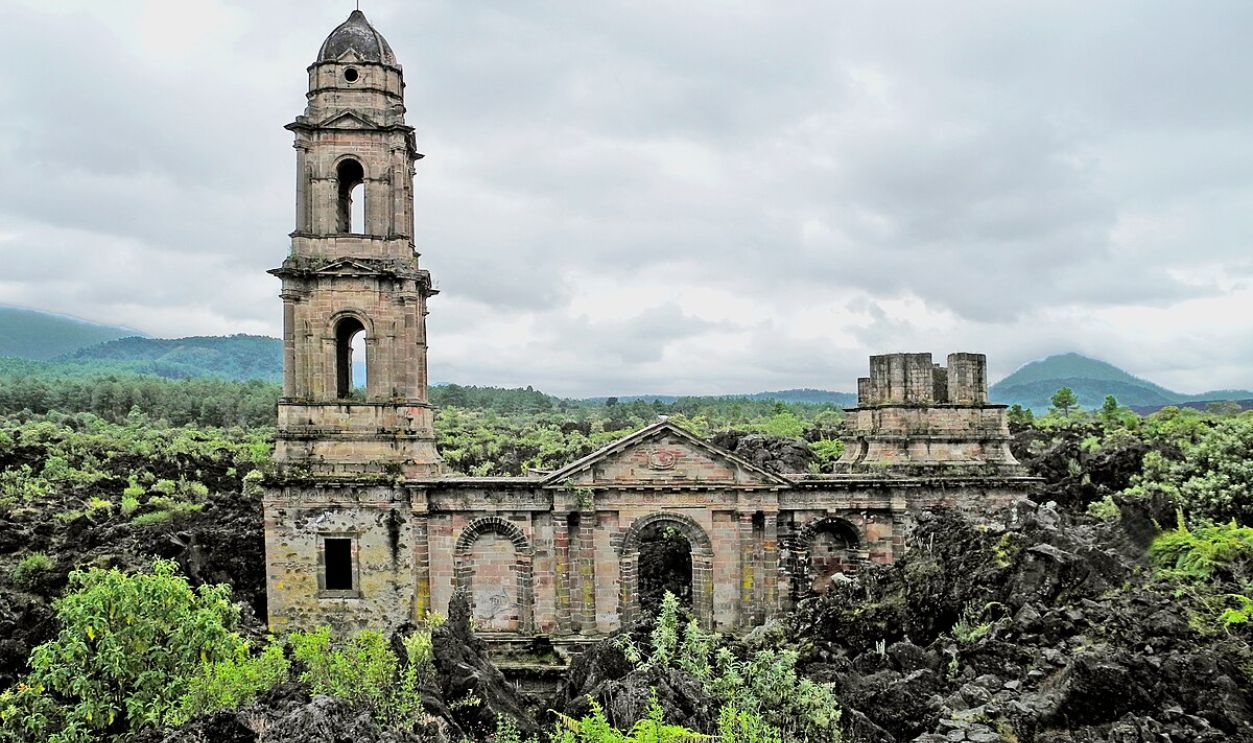 San Juan Parangaricutiro, Mexico