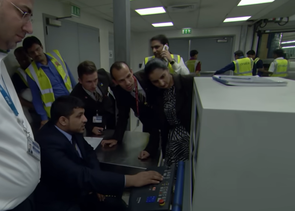 Screenshot from TV series - Ultimate Airport Dubai (2013-15)