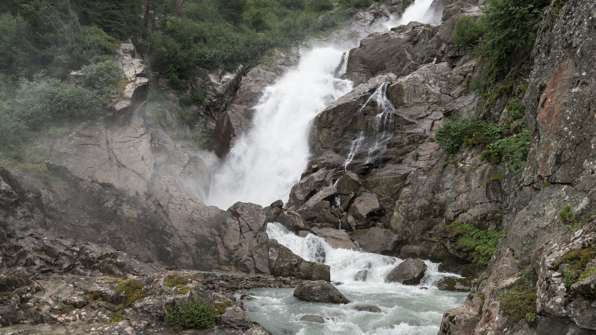 File:Cascate del Rutor - La Thuile, Aosta, Italia 01 - 9 Agosto 2016.jpg