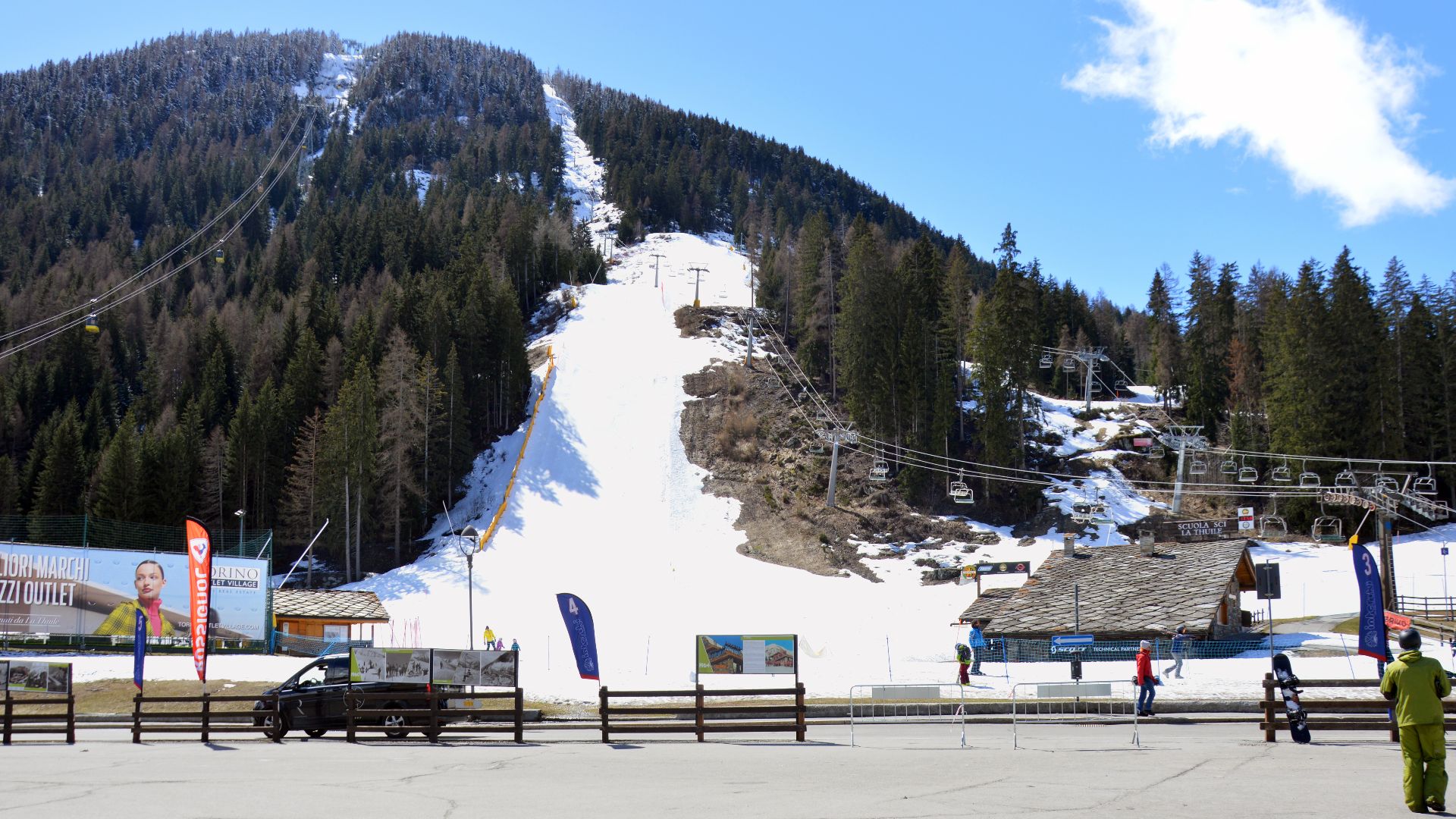 File:Looking up the ski slopes from La Thuile, 2024.jpg
