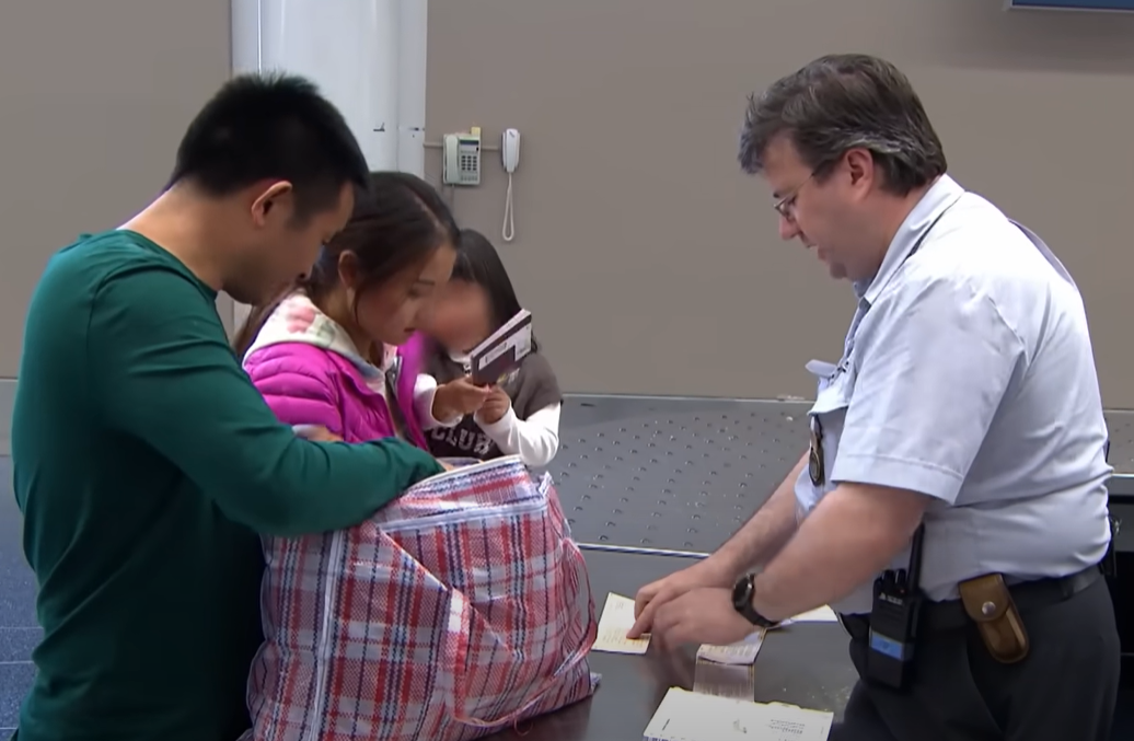 Screenshot from TV series - Border Security: Australia's Front Line (2004-)