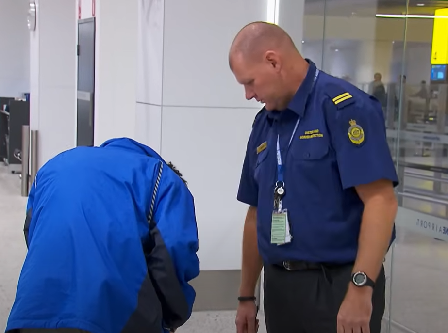 Screenshot from TV series - Border Security: Australia's Front Line (2004-)