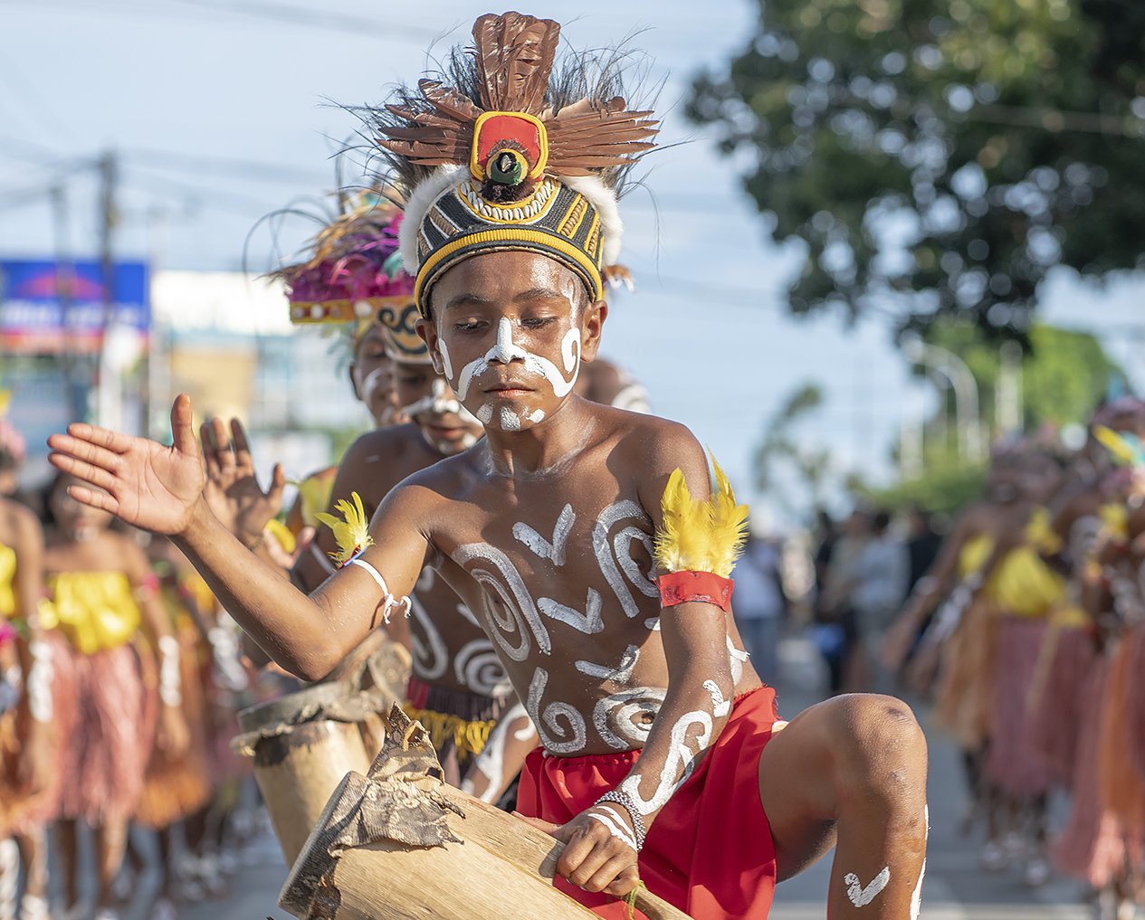 Papua New Guinea tribe dancer