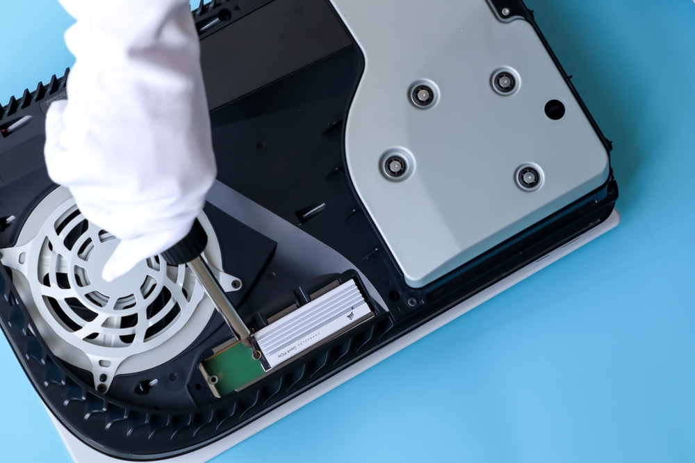 Playstation ps5 compatible , in storage expansion with console cover.