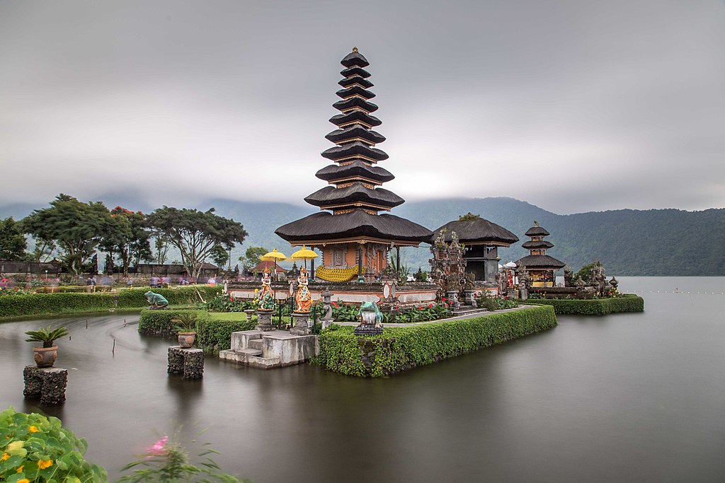  Pura Bratan Water Temple in Bali, Indonesia.