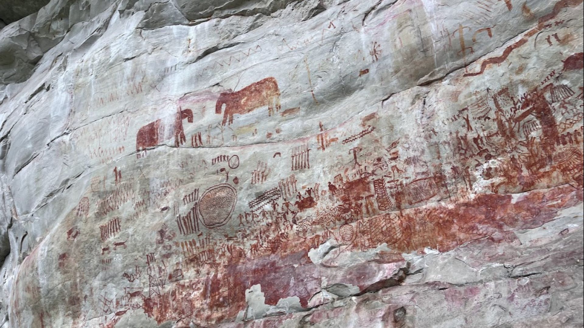 File:Serrania de la Lindosa rock paintings.jpg