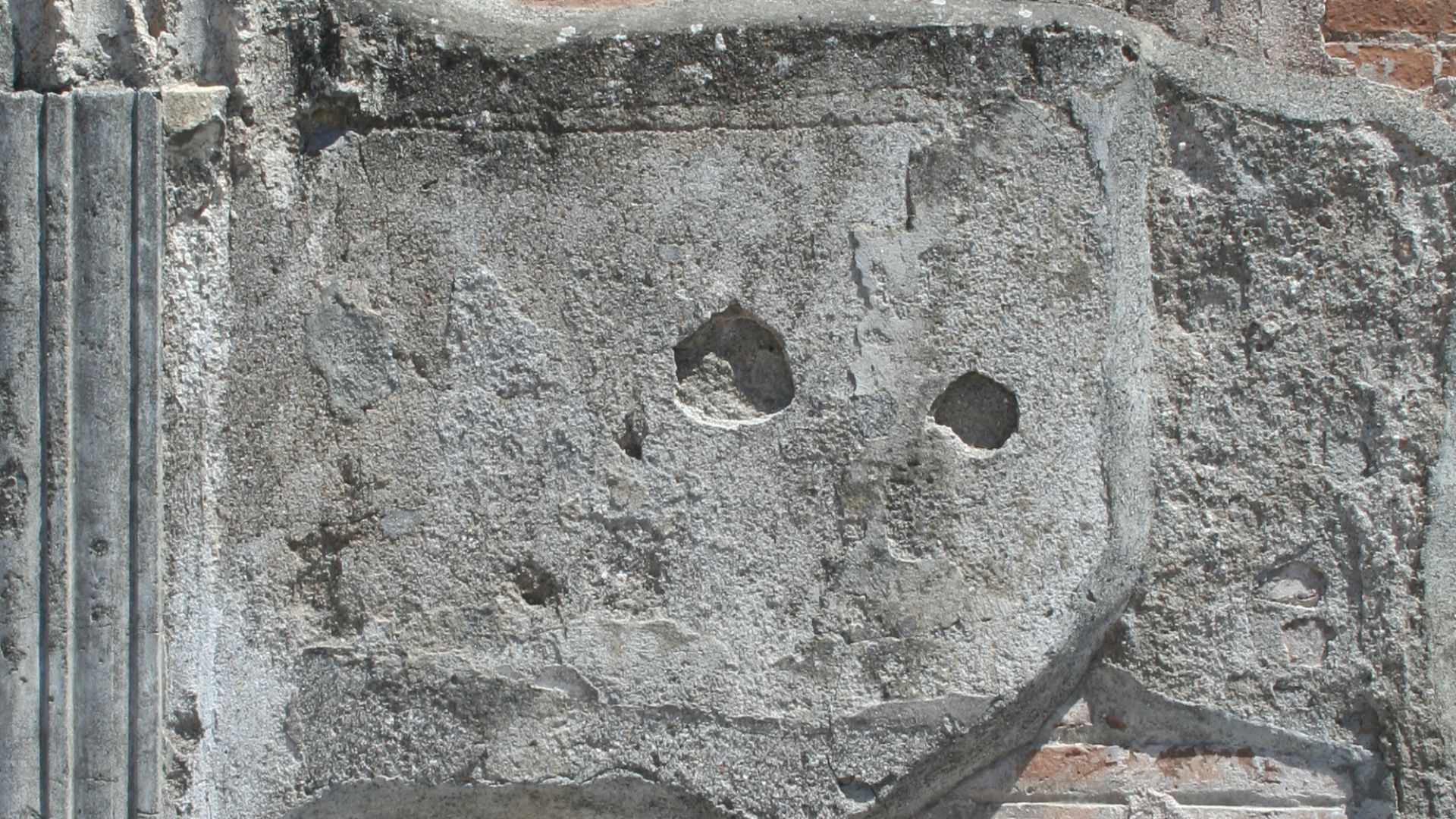 File:Plaster - Putz in Pompeji.JPG