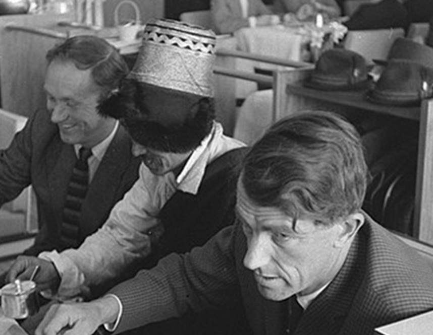 Arrival of famous English mountaineer Edmund Hillary - 1960