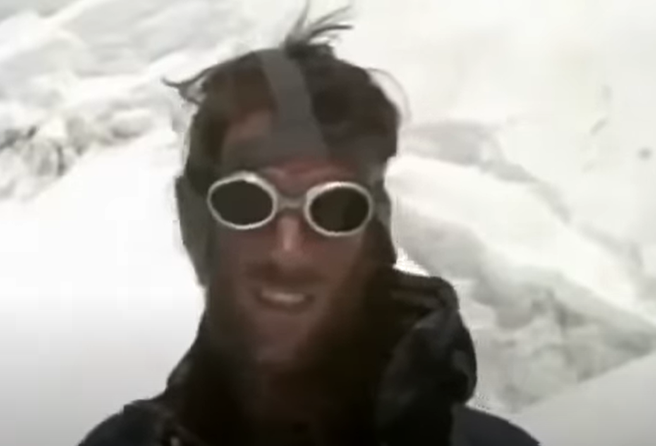 Screenshot from - The Race for Everest (2003)