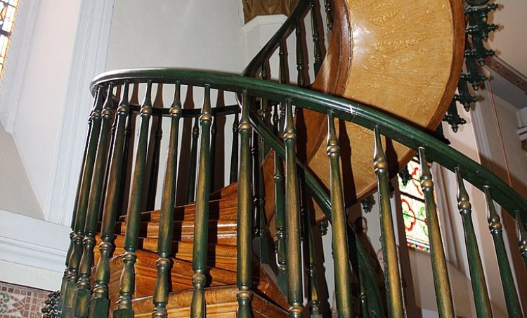 he Loretto Chapel Mysterious Spiral Staircase