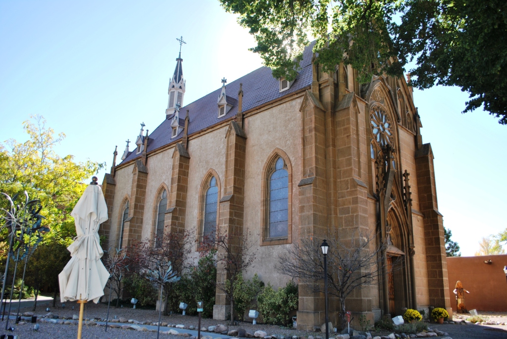Side view of The Loretto Chapel