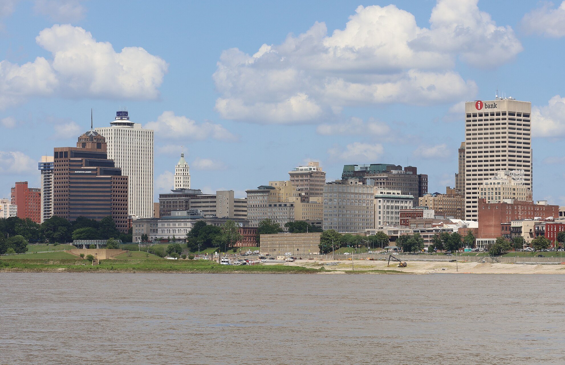 Memphis, Tennessee viewed from a boat