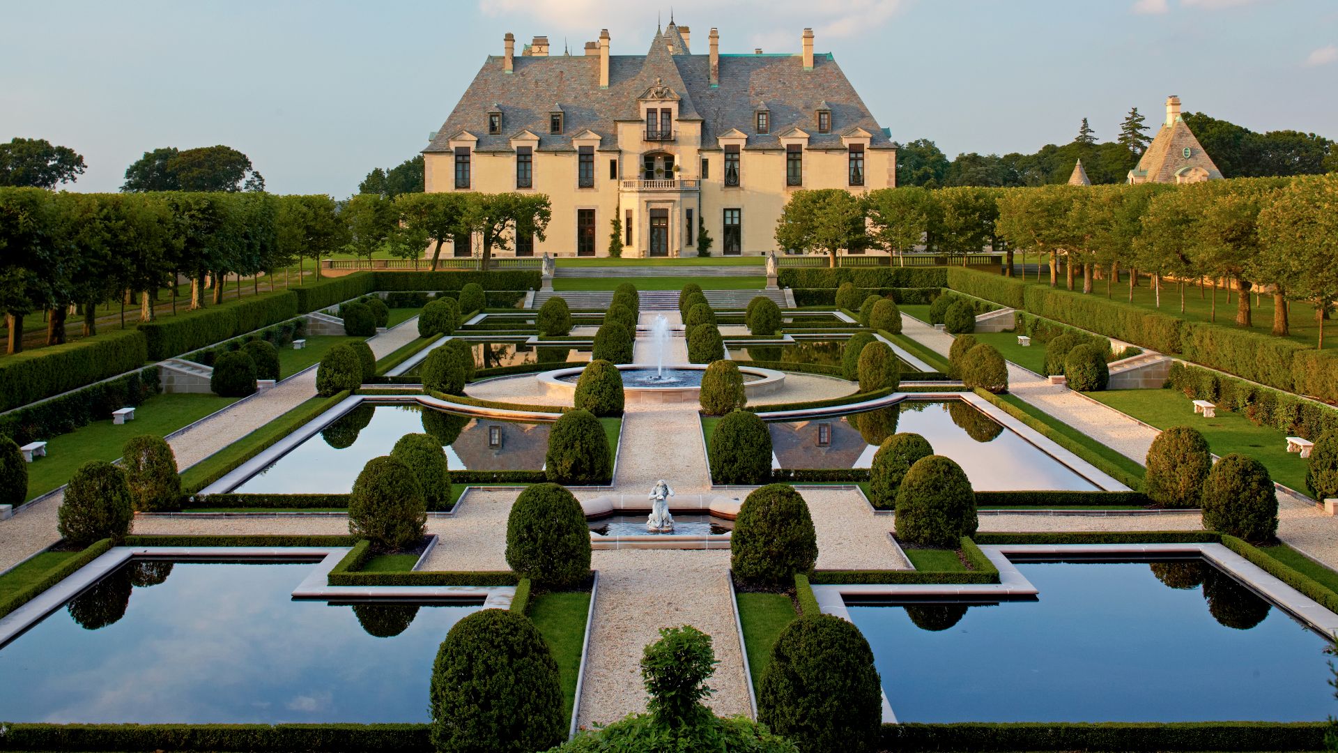 File:OHEKA CASTLE exterior view 3.jpg