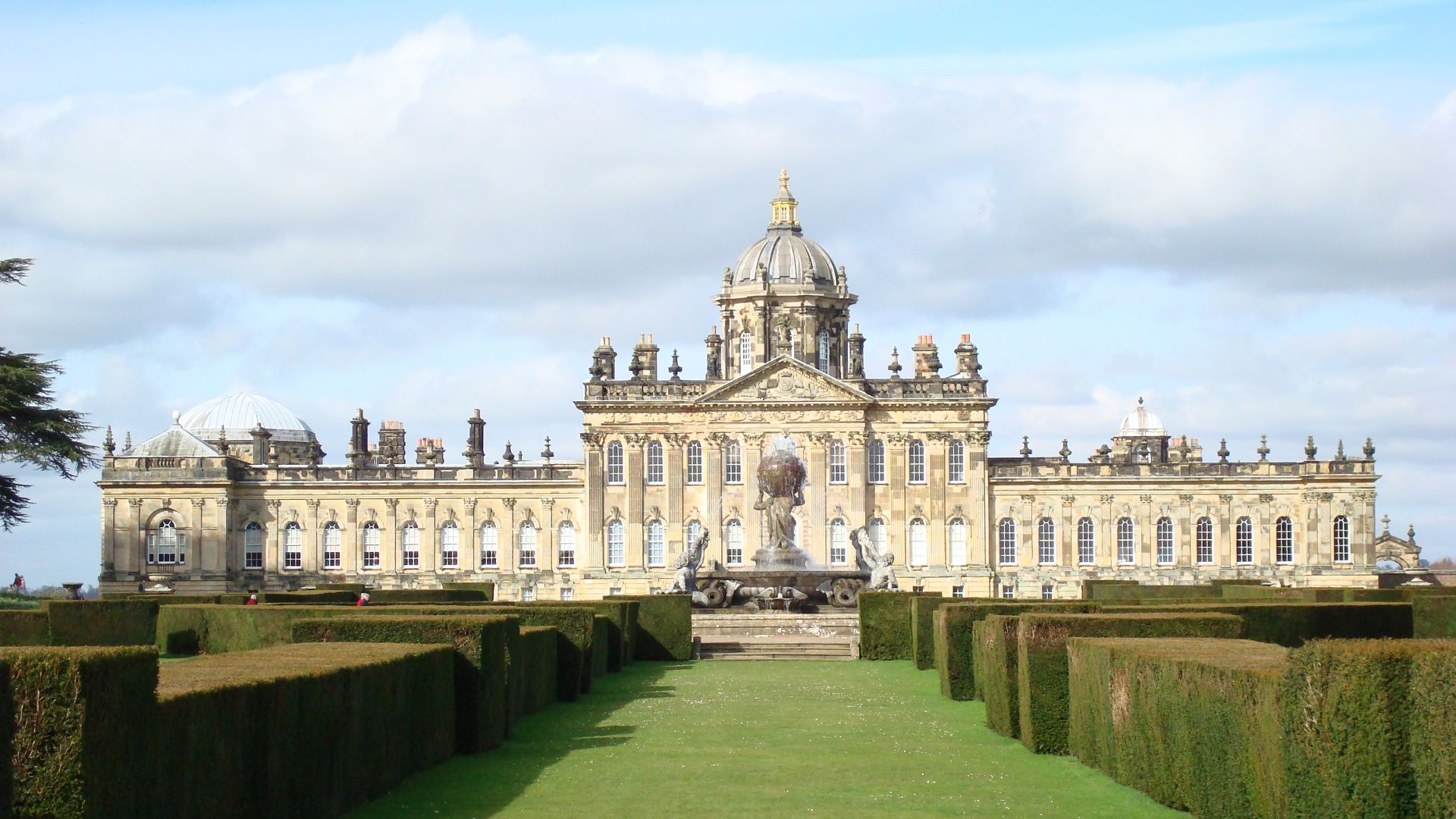 File:Castle Howard and garden.jpg