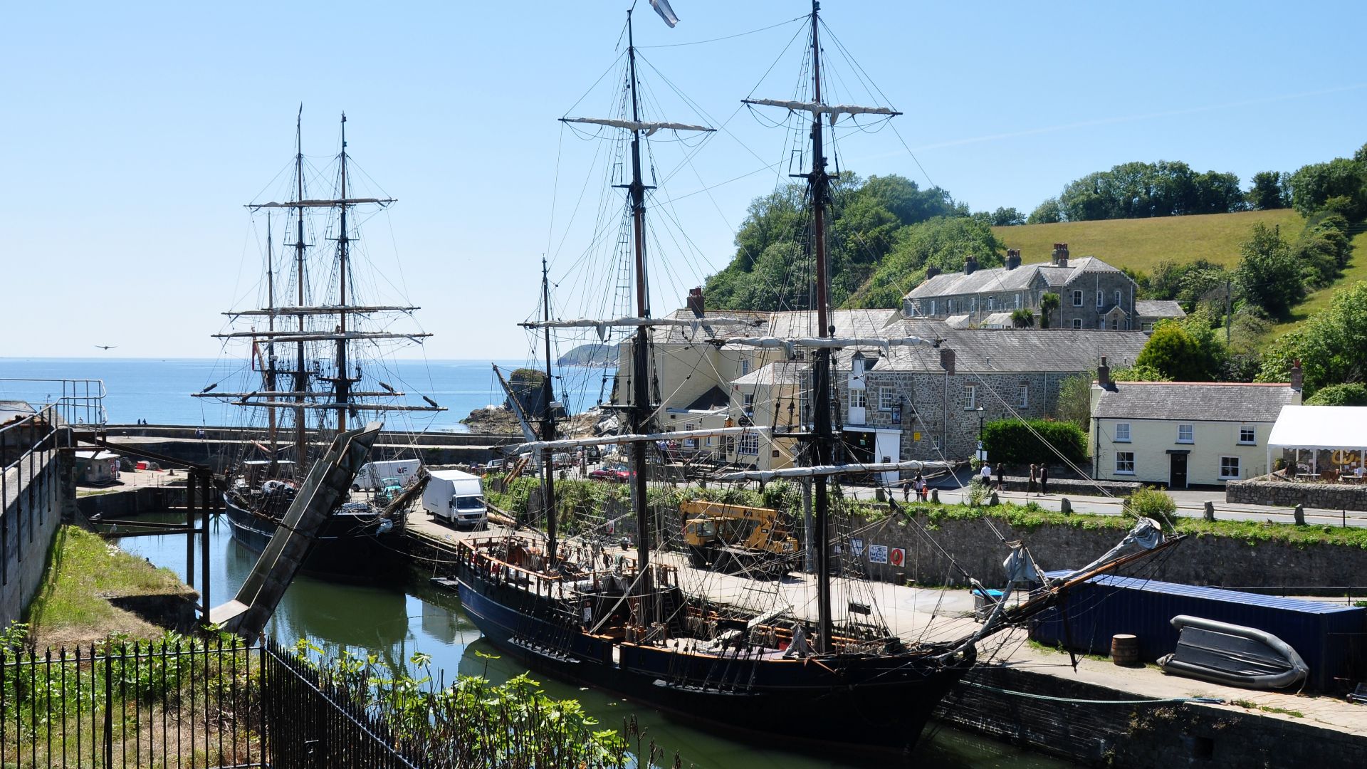 File:Ships in Charlestown harbour.jpg