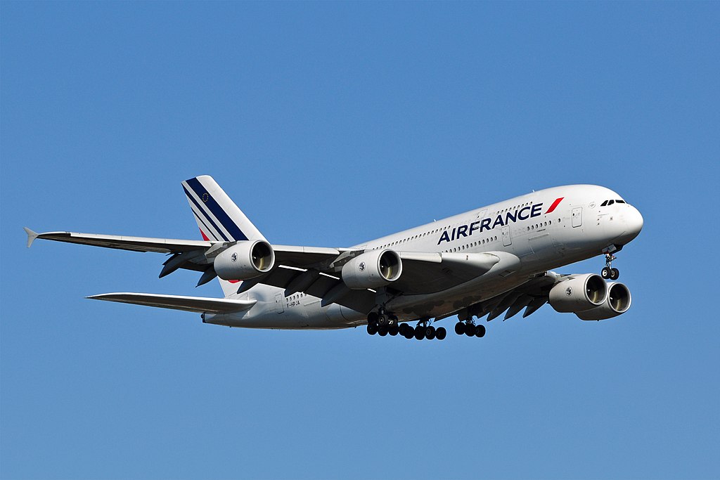 Air France A380 flying low