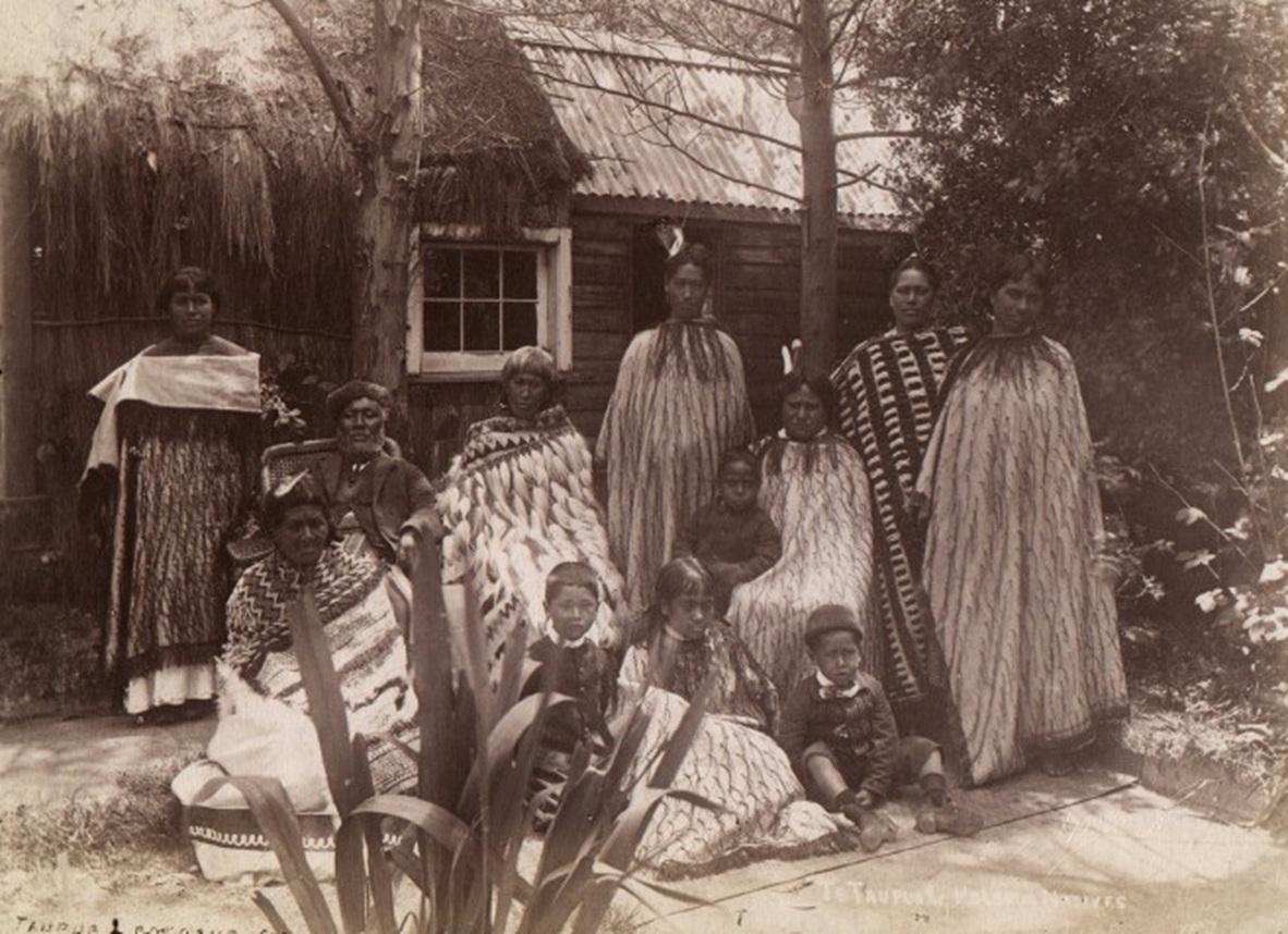 Maori Family, Te Taurua, Rotorua - between 1880 and 1889