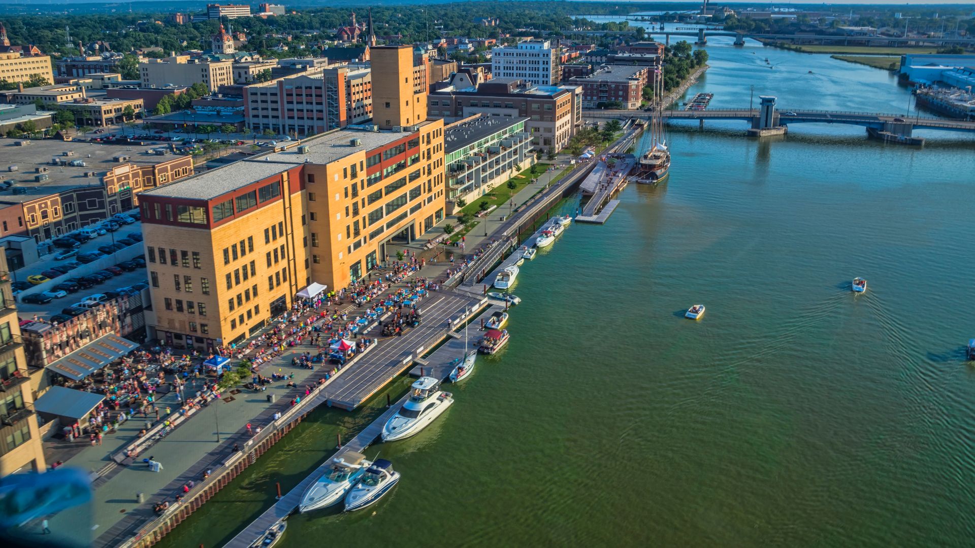 File:Downtown Green Bay CityDeck along the Fox River.jpg