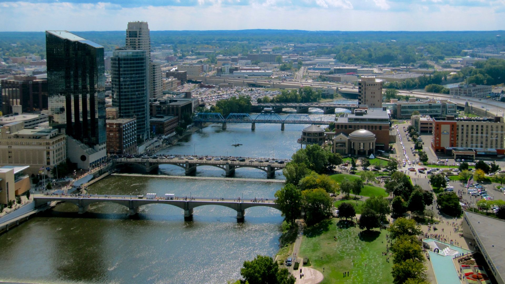 File:Downtown Grand Rapids from River House.jpg