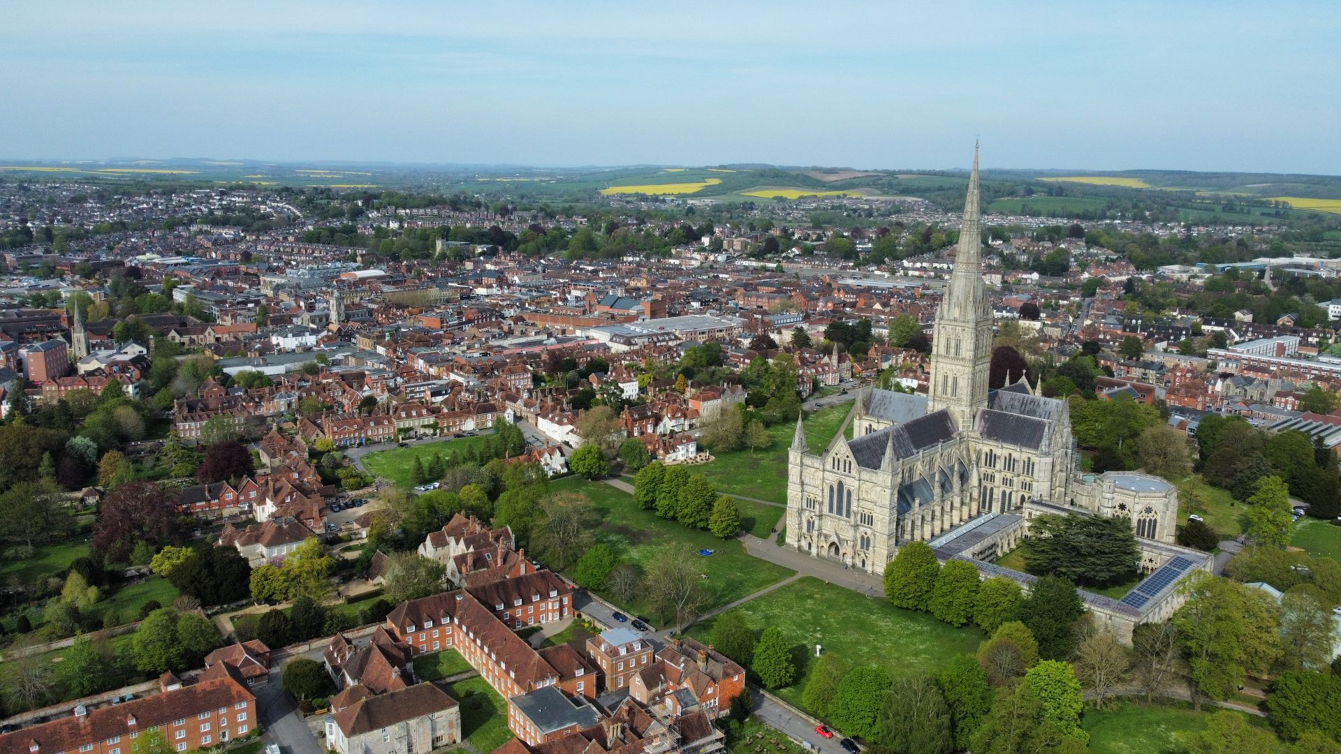 File:Salisbury Cathedral bird's view.jpg