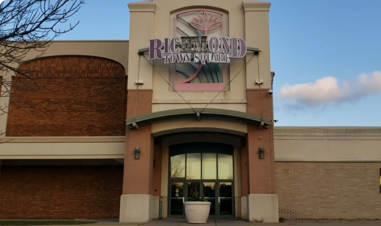 Richmond Town Square (Richmond Heights, Ohio)
