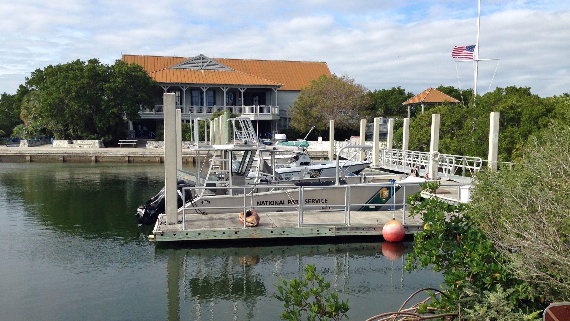 File:Biscayne National Park visitor center.JPG