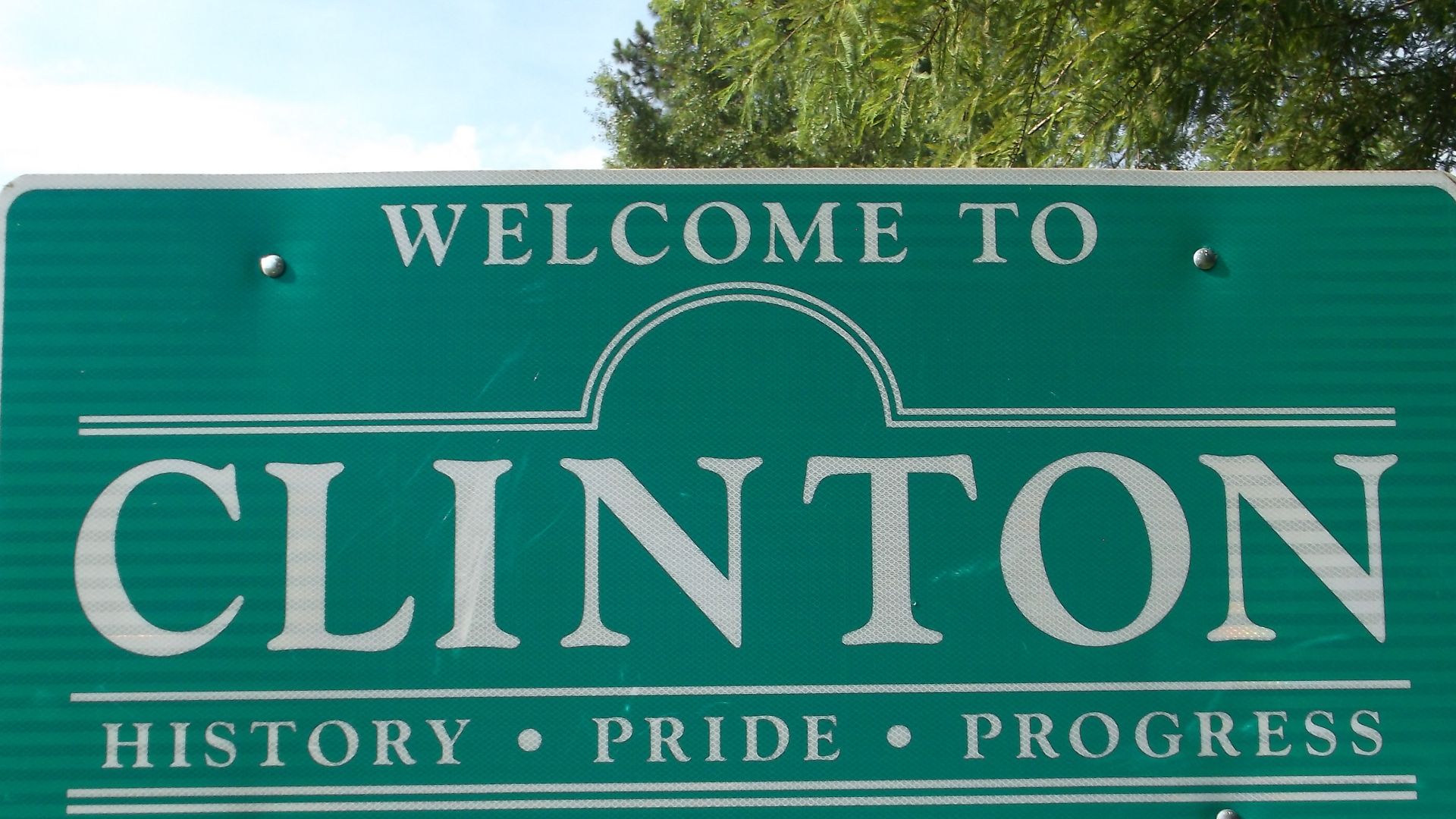 File:ClintonMSWelcomeSign.jpg
