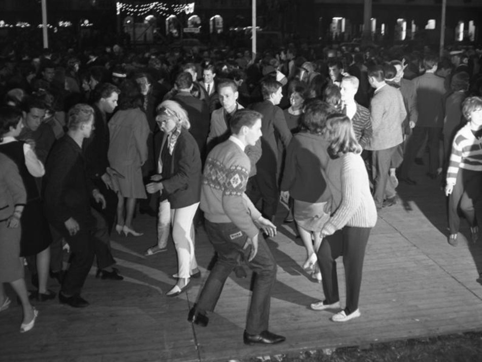 Dancing young people